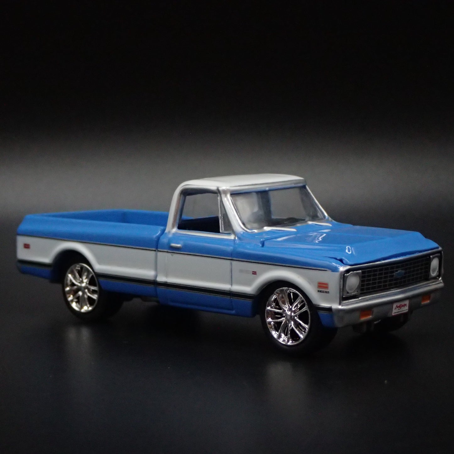 1971 71 CHEVY CHEVROLET C10 PICKUP TRUCK 1/64 SCALE DIORAMA DIECAST MODEL CAR
