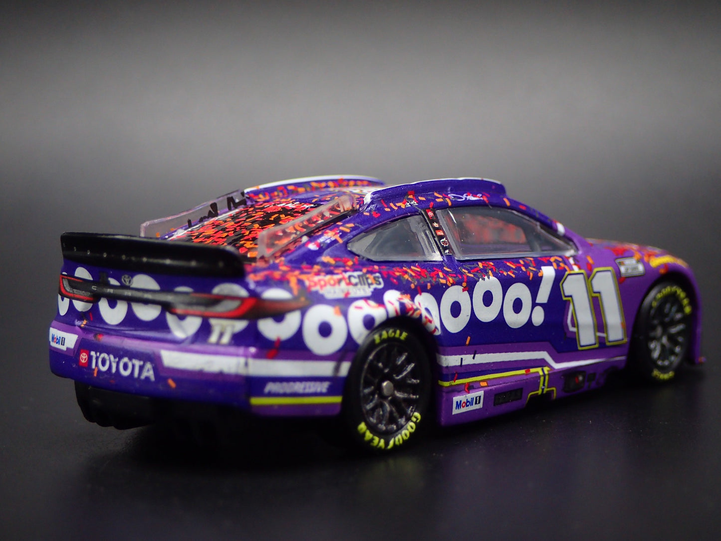 2025 25 TOYOTA CAMRY 11 DENNY HAMLIN YAHOO WIN NASCAR 1:64 SCALE DIECAST CAR