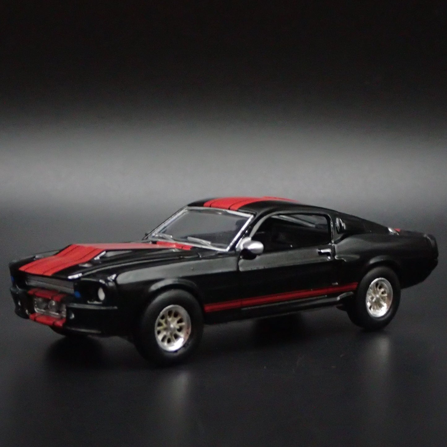 1967 67 FORD MUSTANG ELEANOR 1:64 SCALE COLLECTIBLE DIORAMA DIECAST MODEL CAR