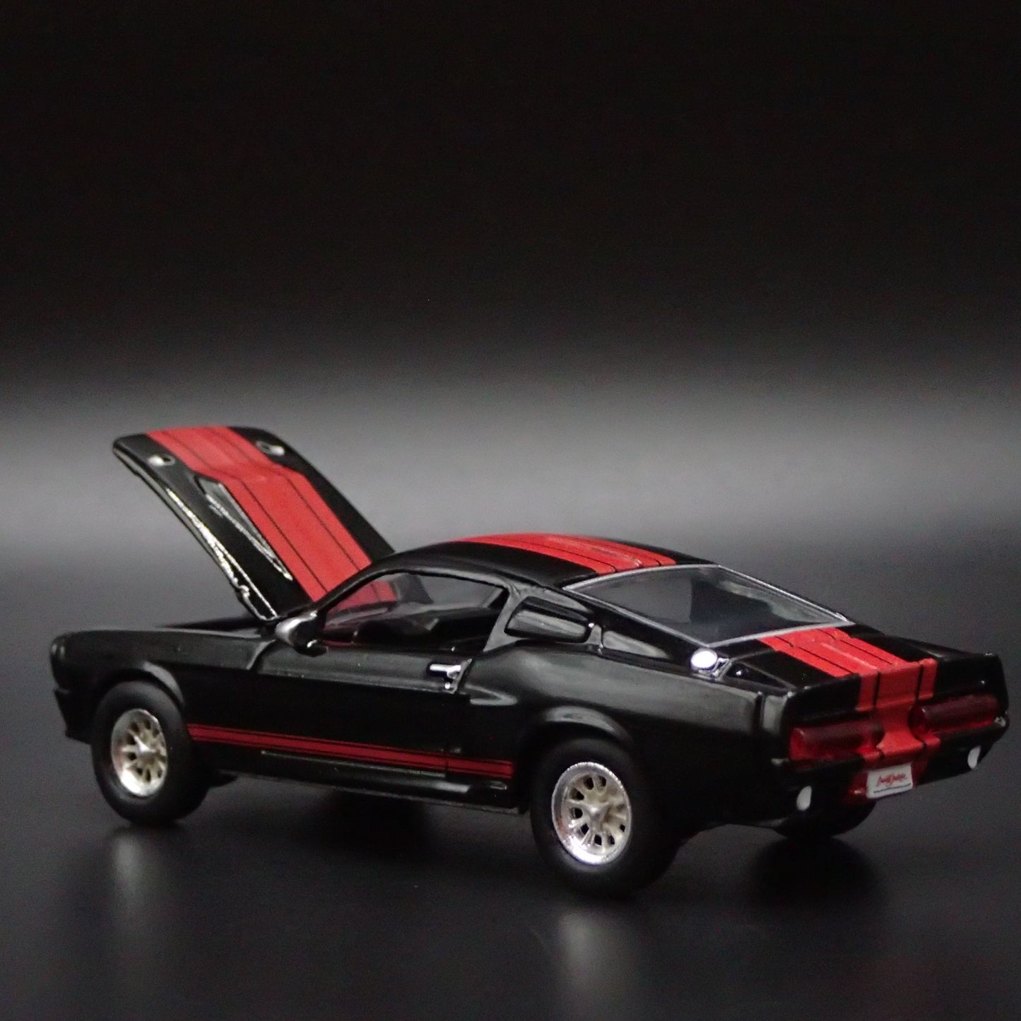 1967 67 FORD MUSTANG ELEANOR 1:64 SCALE COLLECTIBLE DIORAMA DIECAST MODEL CAR