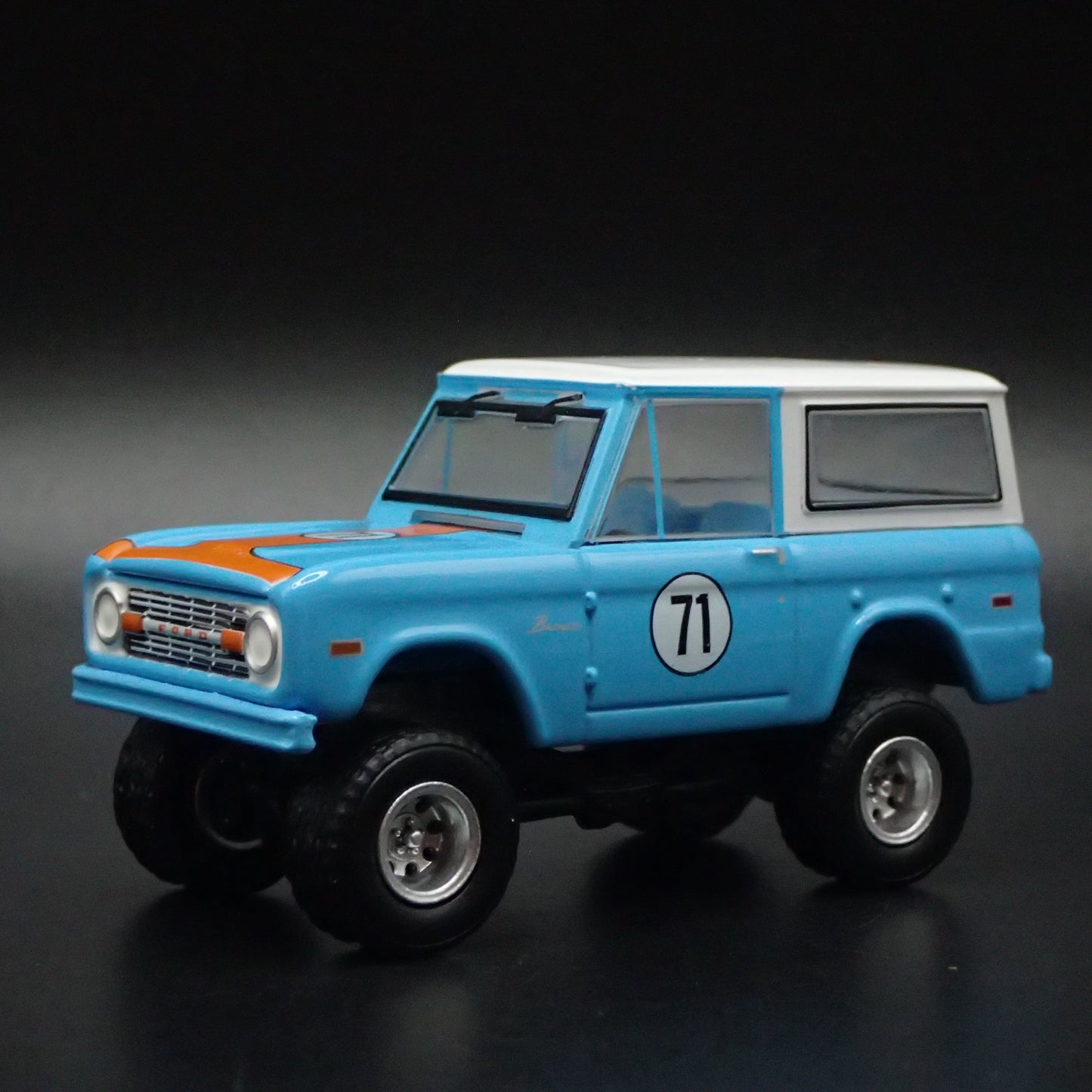 1971 71 FORD BRONCO 4X4 OFFROAD 1:64 SCALE COLLECTIBLE DIORAMA DIECAST MODEL CAR