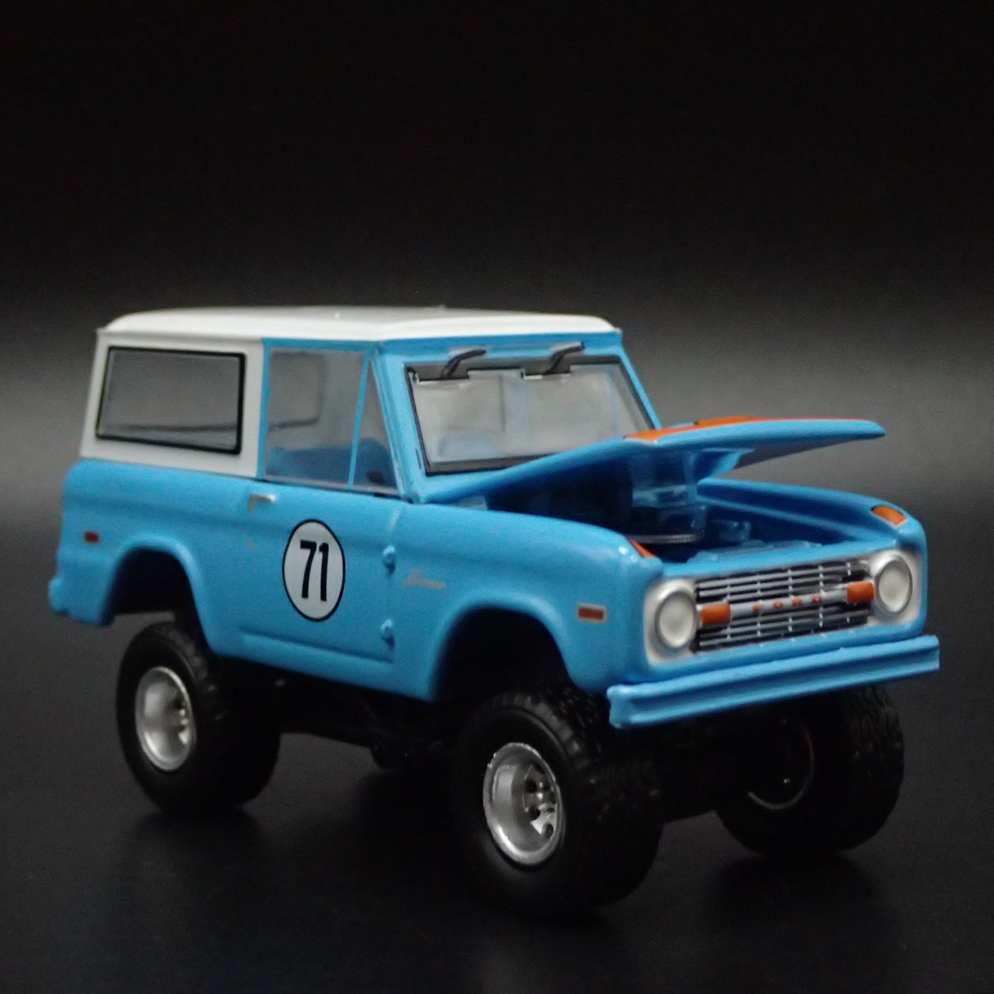 1971 71 FORD BRONCO 4X4 OFFROAD 1:64 SCALE COLLECTIBLE DIORAMA DIECAST MODEL CAR