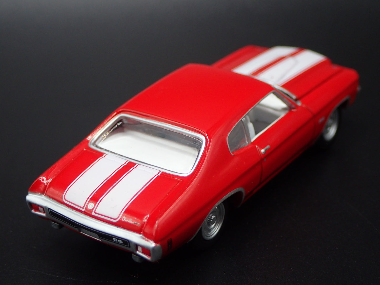 1970 70 CHEVY CHEVROLET CHEVELLE SS RED 1:64 SCALE DIORAMA DIECAST MODEL CAR