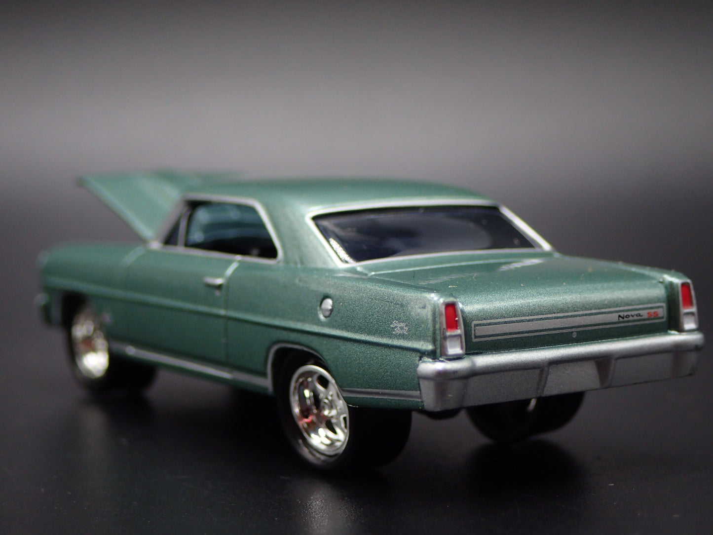 1967 67 CHEVY CHEVROLET NOVA SS GREEN RARE 1:64 SCALE DIORAMA DIECAST MODEL CAR