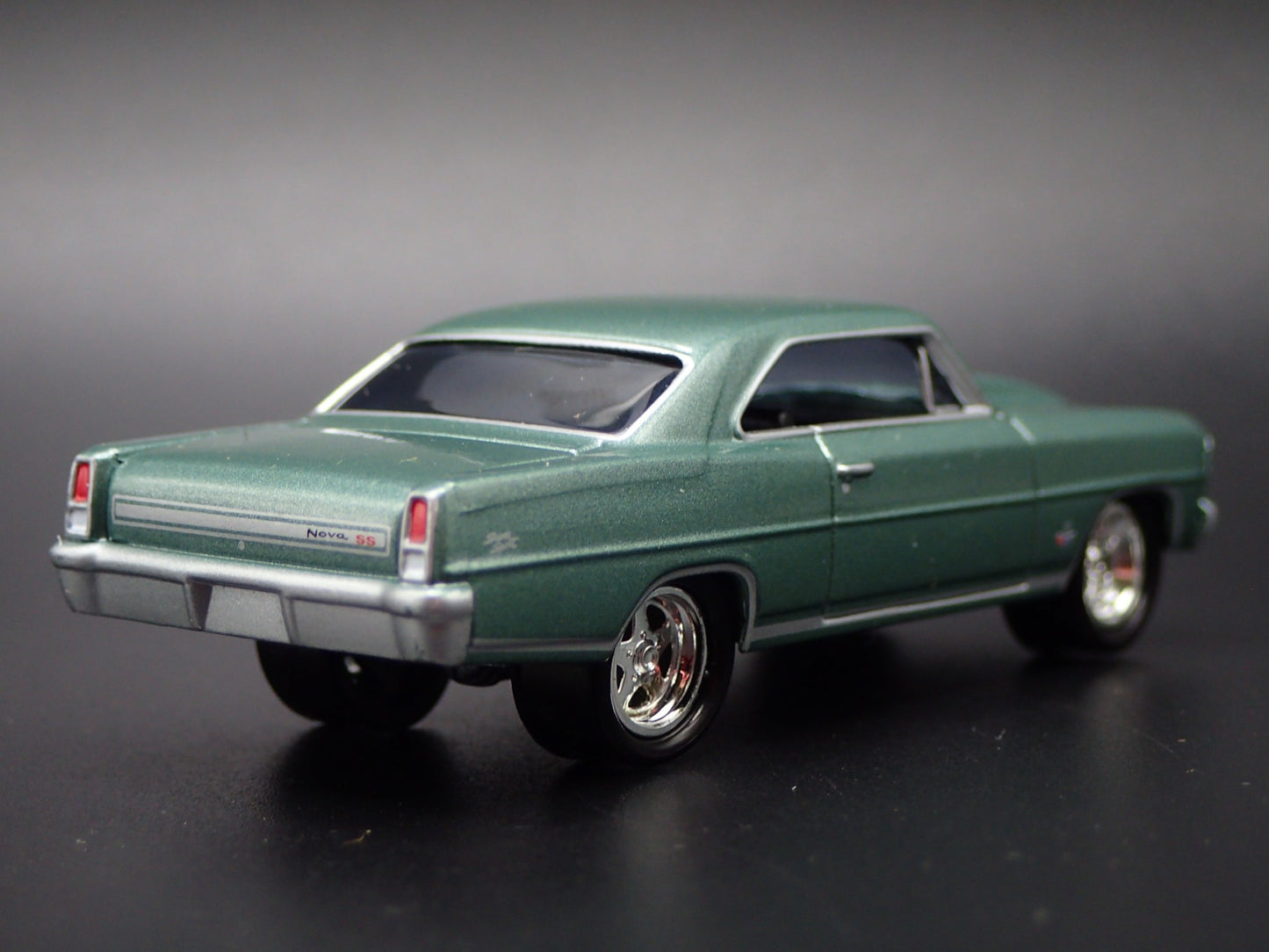 1967 67 CHEVY CHEVROLET NOVA SS GREEN RARE 1:64 SCALE DIORAMA DIECAST MODEL CAR