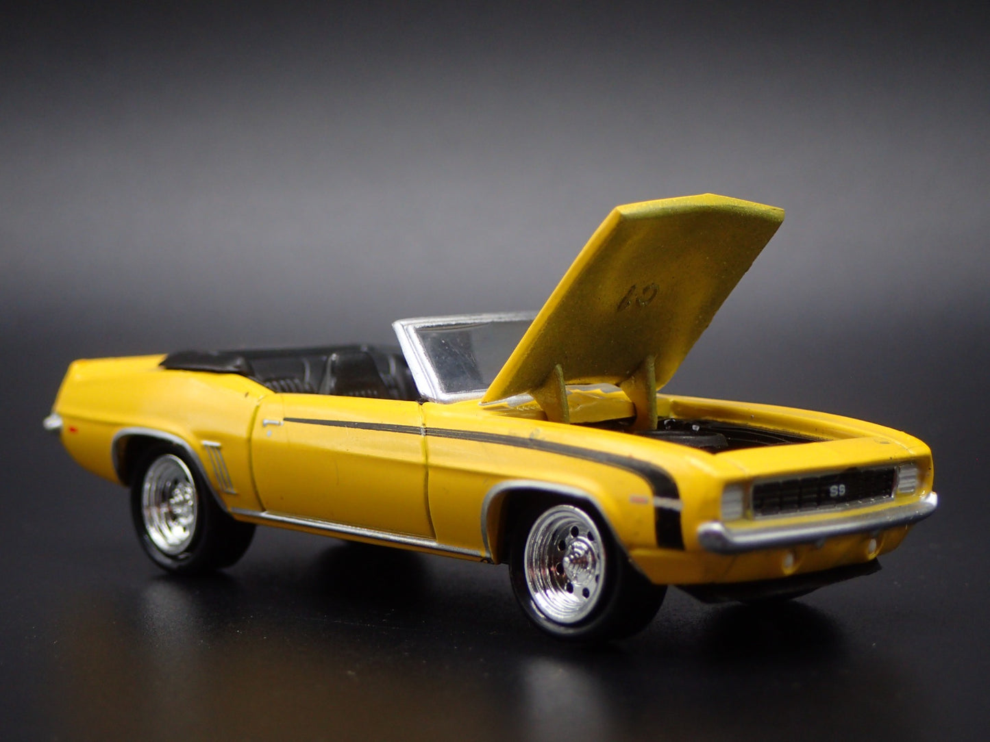 1969 69 CHEVY CHEVROLET CAMARO RS/SS CONVERTIBLE 1/64 SCALE DIECAST MODEL CAR