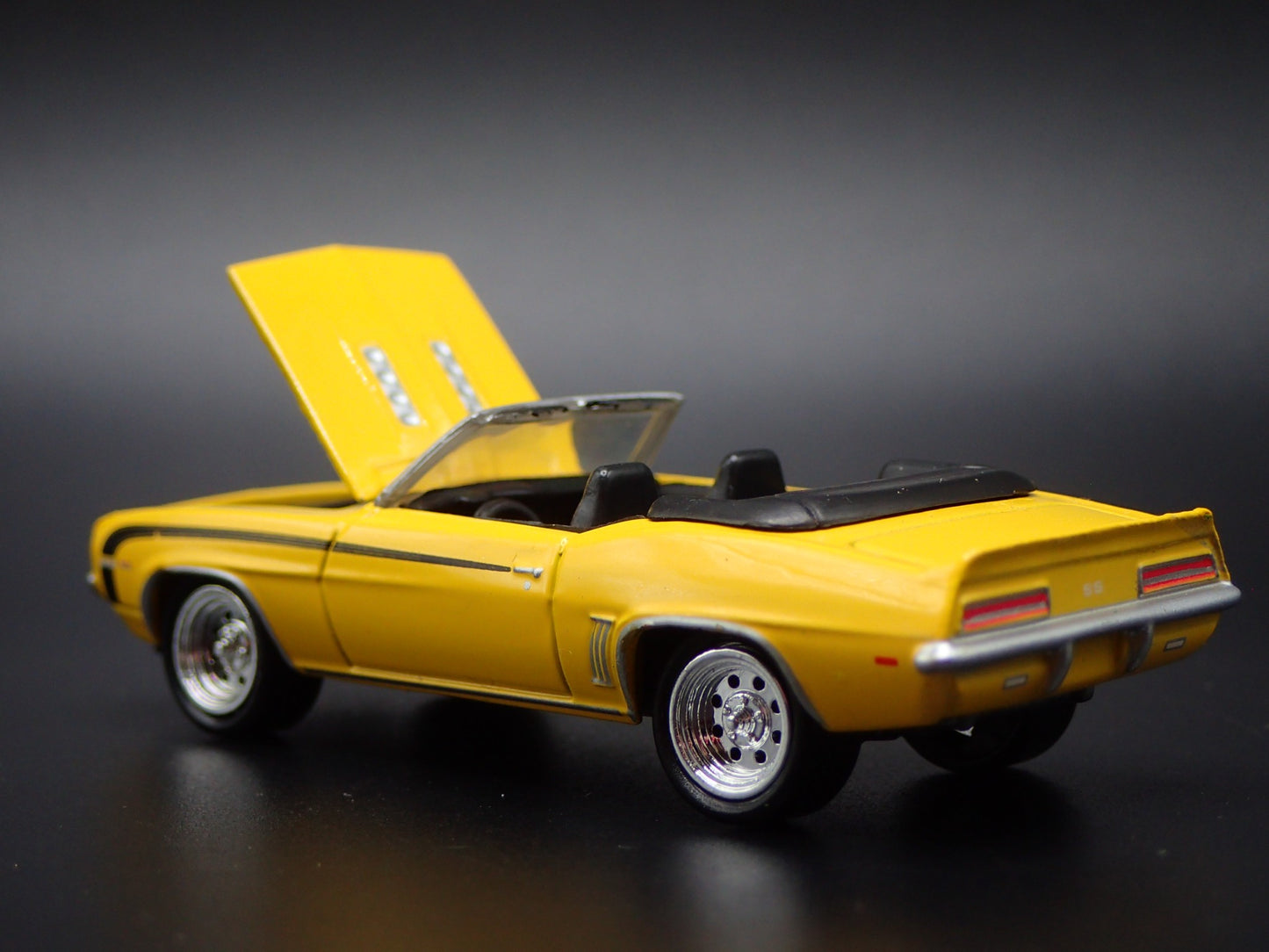 1969 69 CHEVY CHEVROLET CAMARO RS/SS CONVERTIBLE 1/64 SCALE DIECAST MODEL CAR