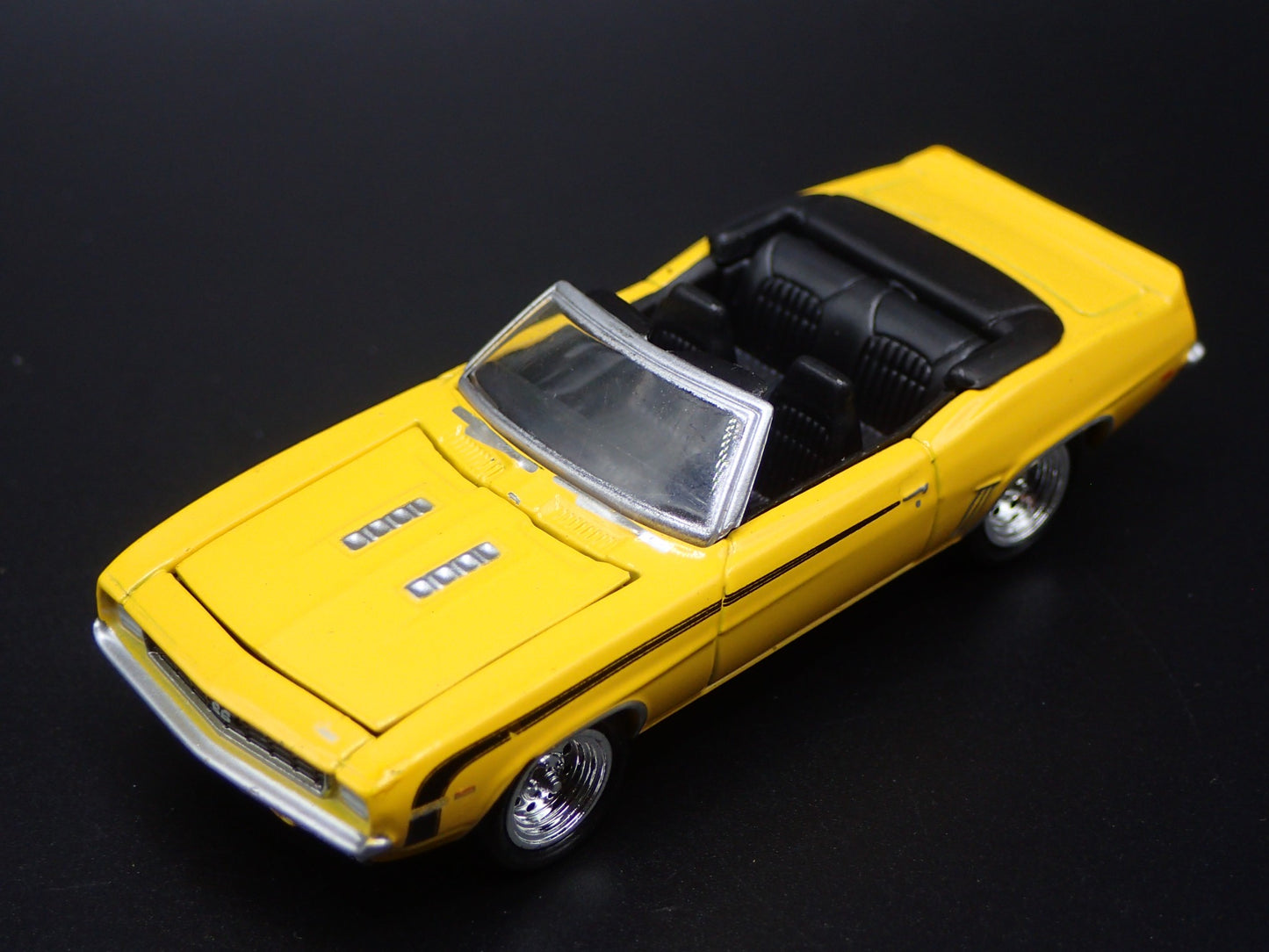 1969 69 CHEVY CHEVROLET CAMARO RS/SS CONVERTIBLE 1/64 SCALE DIECAST MODEL CAR