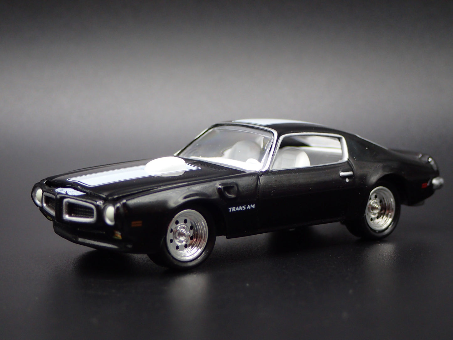 1972 72 PONTIAC FIREBIRD TA TRANS AM BLACK 1:64 SCALE DIORAMA DIECAST MODEL CAR