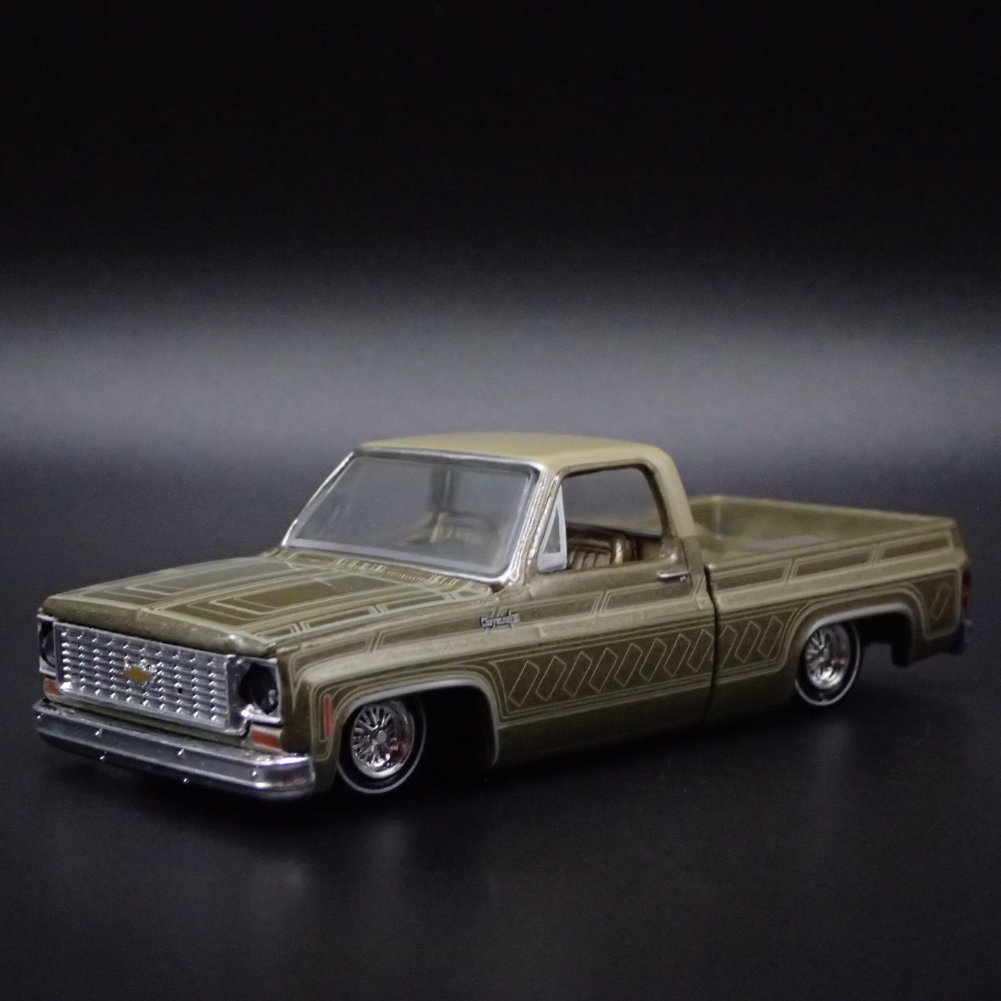 1973 73 CHEVY CHEVROLET 10 SQUARE BODY PICKUP TRUCK 1/64 SCALE DIECAST MODEL CAR