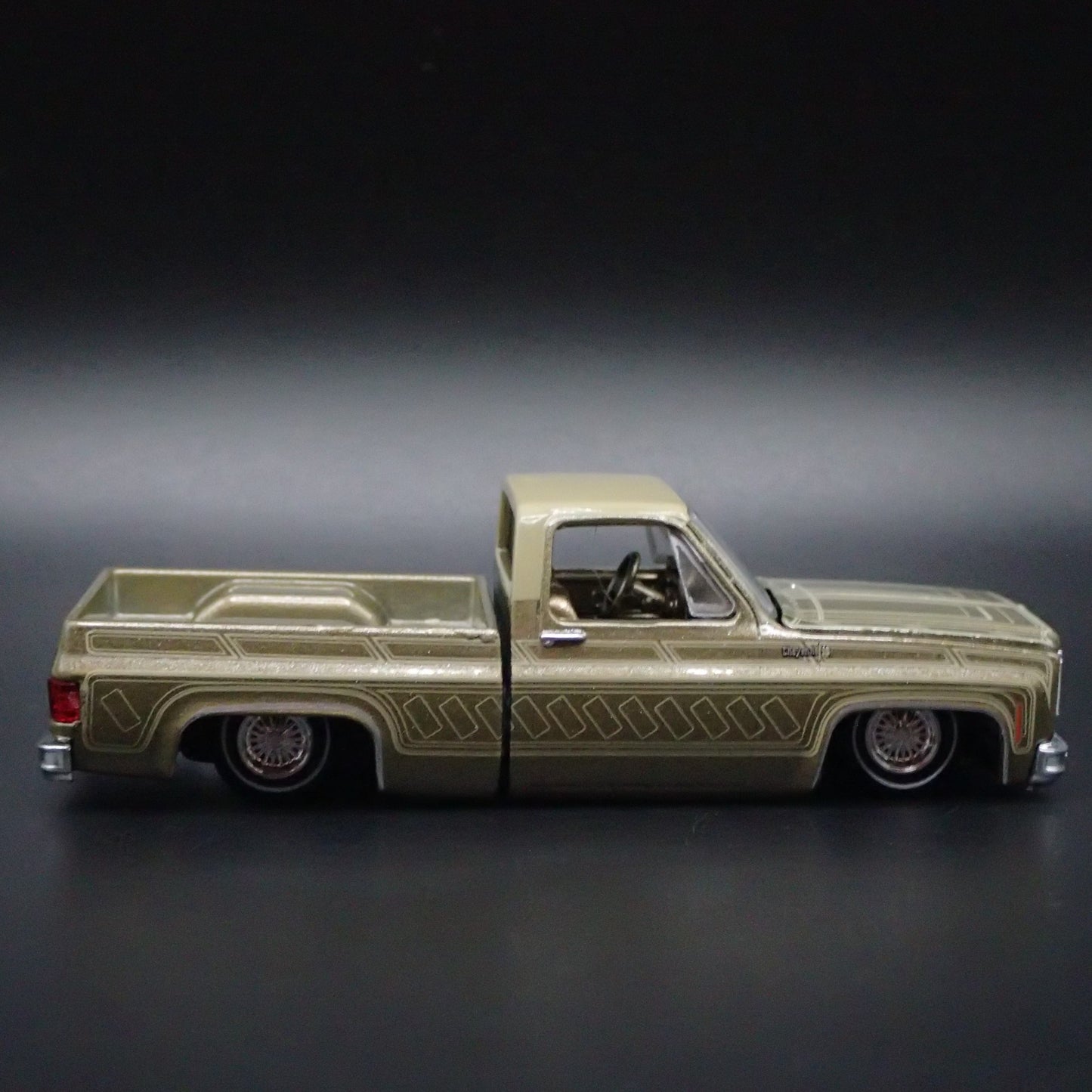 1973 73 CHEVY CHEVROLET 10 SQUARE BODY PICKUP TRUCK 1/64 SCALE DIECAST MODEL CAR