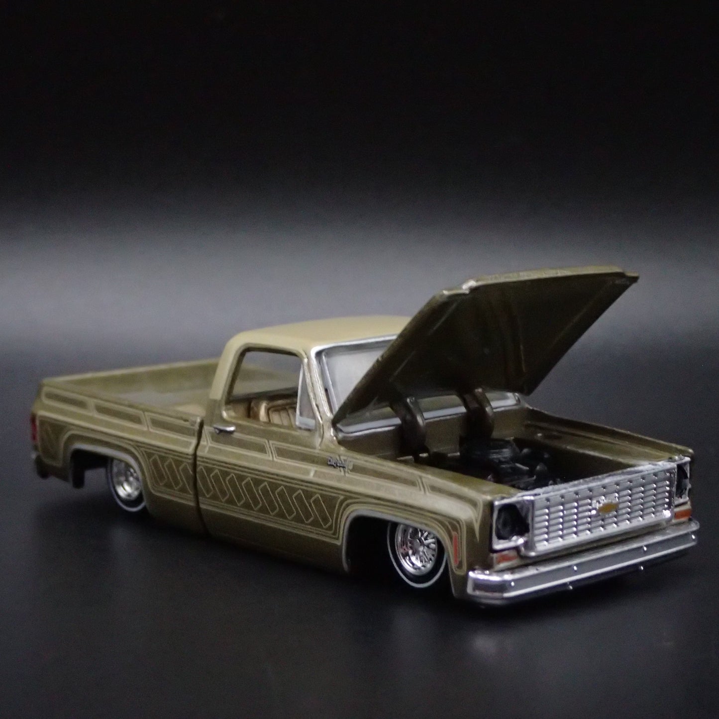 1973 73 CHEVY CHEVROLET 10 SQUARE BODY PICKUP TRUCK 1/64 SCALE DIECAST MODEL CAR
