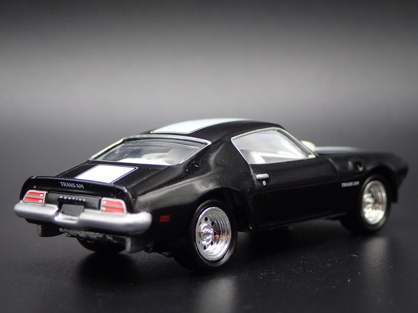 1972 72 PONTIAC FIREBIRD TA TRANS AM BLACK 1:64 SCALE DIORAMA DIECAST MODEL CAR