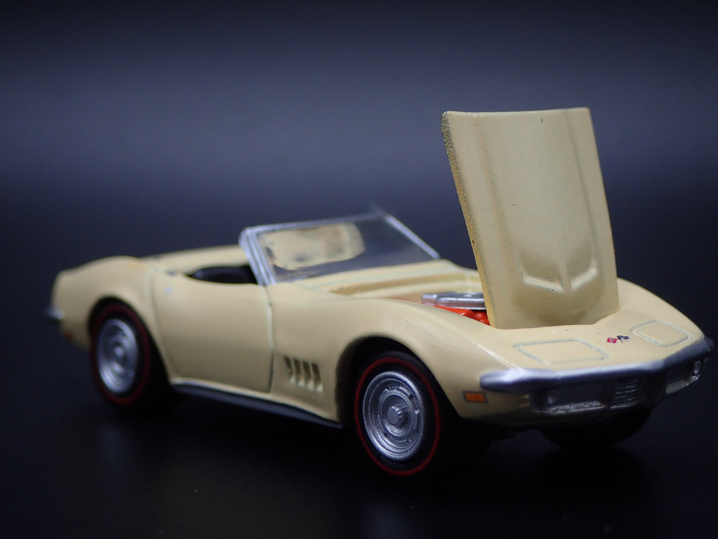 1969 69 CHEVY CHEVROLET CORVETTE CONVERTIBLE CREAM 1:64 SCALE DIECAST MODEL CAR