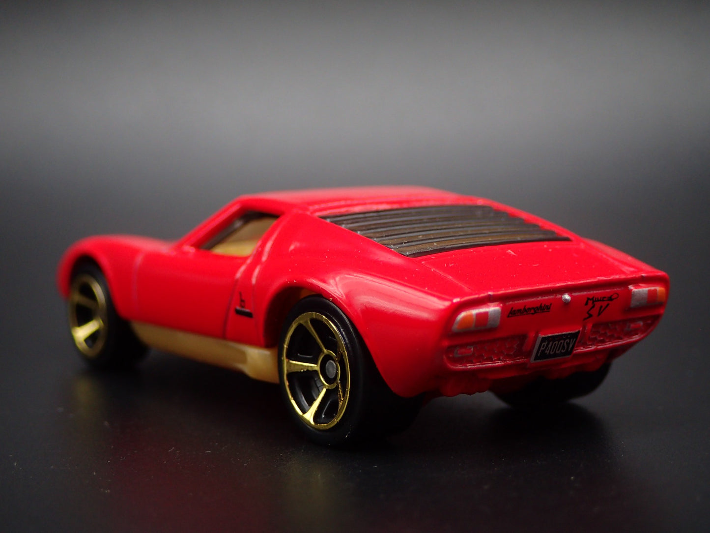 1976-1973 LAMBORGHINI MIURA SV 1:64 SCALE COLLECTIBLE DIORAMA DIECAST MODEL CAR