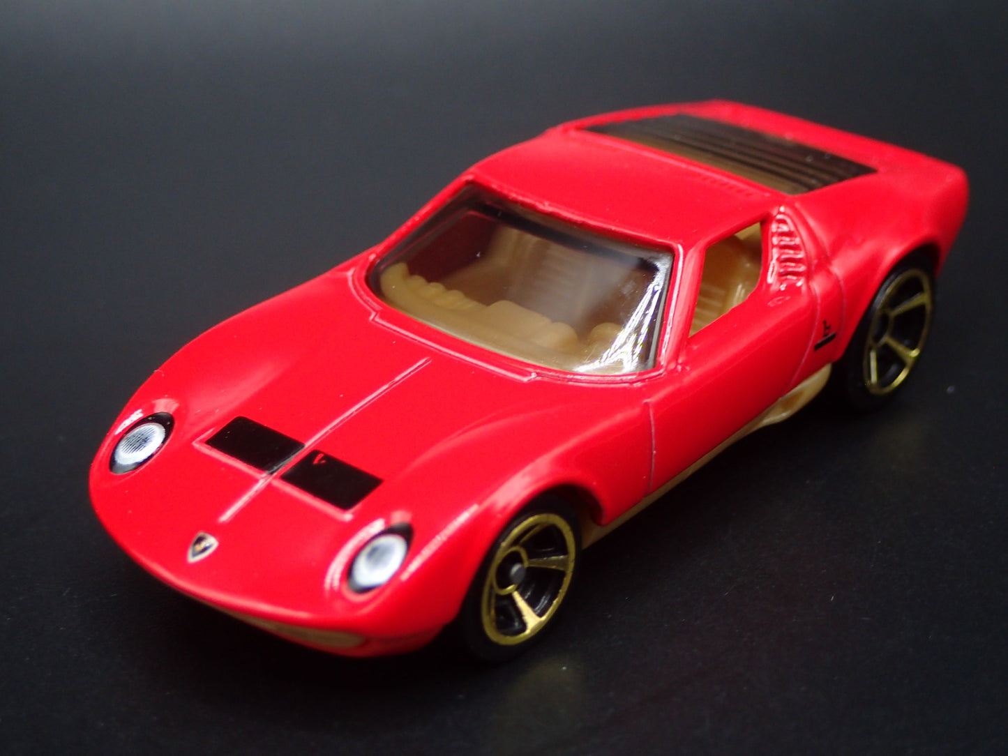 1976-1973 LAMBORGHINI MIURA SV 1:64 SCALE COLLECTIBLE DIORAMA DIECAST MODEL CAR