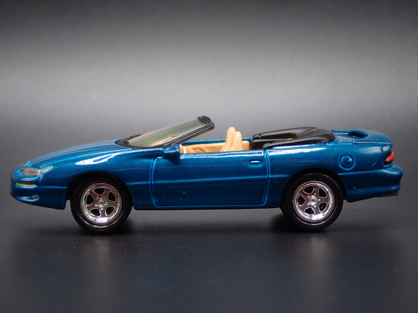 1993-2002 CHEVY CHEVROLET CAMARO CONVERTIBLE GREEN 1:64 SCALE DIECAST MODEL CAR