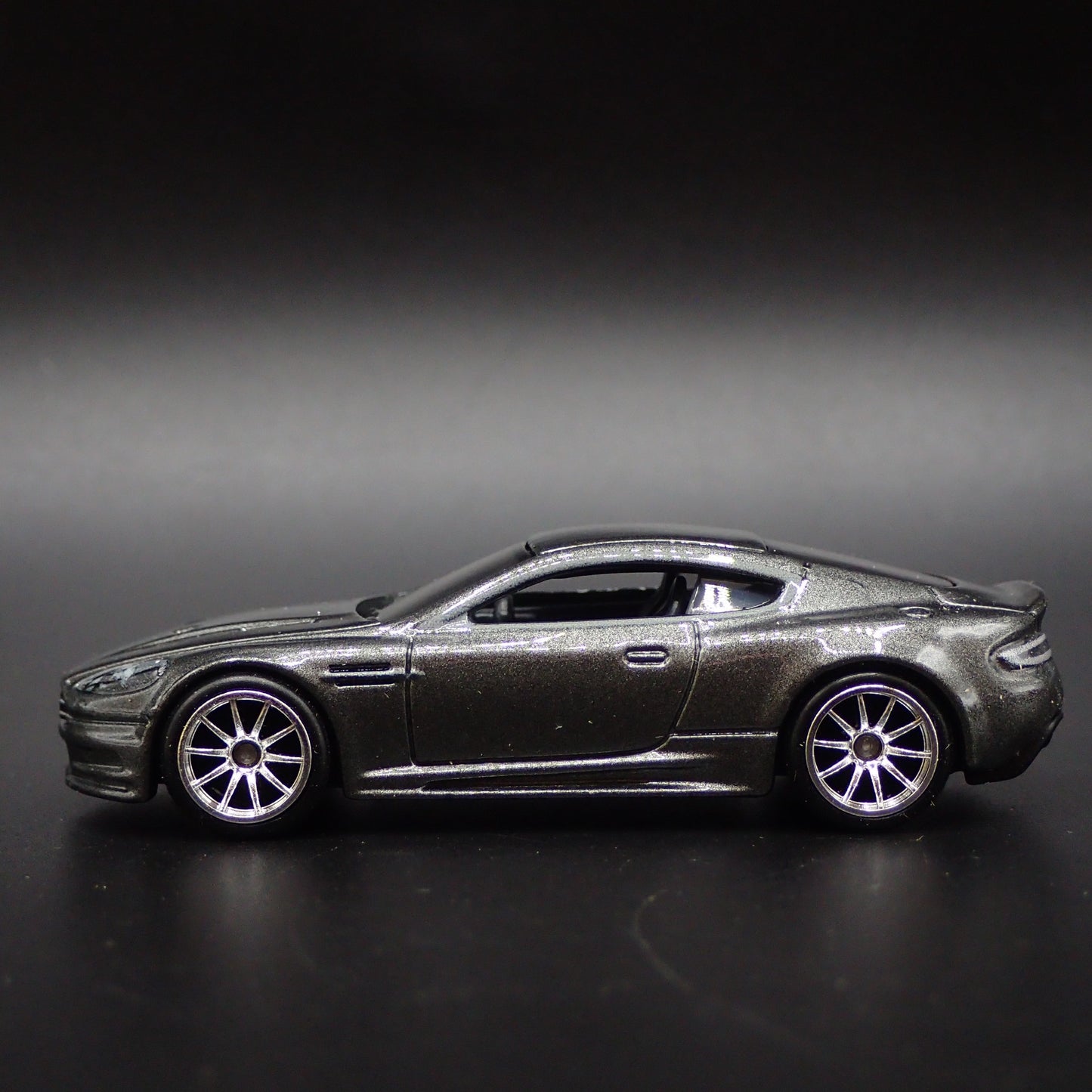 2008-2012 ASTON MARTIN DBS 007 CASINO ROYALE GRAY 1/64 SCALE DIECAST MODEL CAR