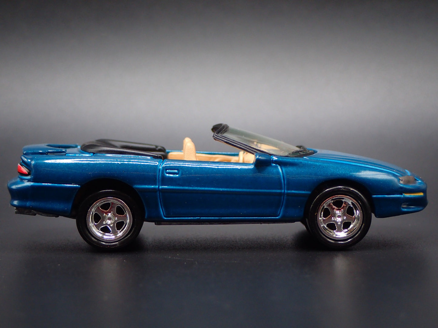 1993-2002 CHEVY CHEVROLET CAMARO CONVERTIBLE GREEN 1:64 SCALE DIECAST MODEL CAR