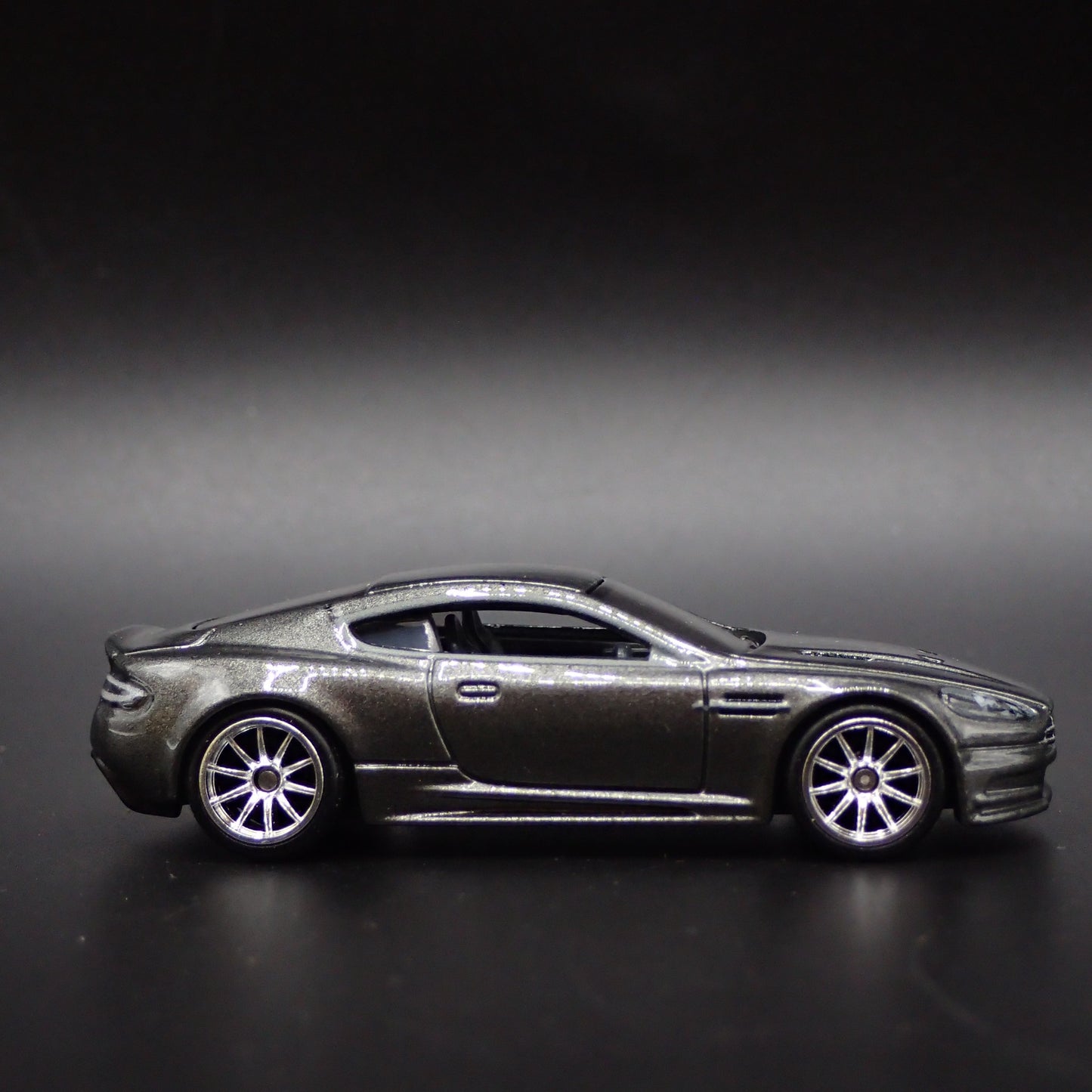 2008-2012 ASTON MARTIN DBS 007 CASINO ROYALE GRAY 1/64 SCALE DIECAST MODEL CAR