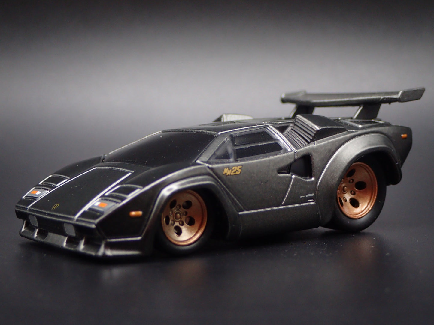 1974-1990 LAMBORGHINI COUNTACH SUPER CAR 1:64 SCALE DIORAMA DIECAST MODEL CAR