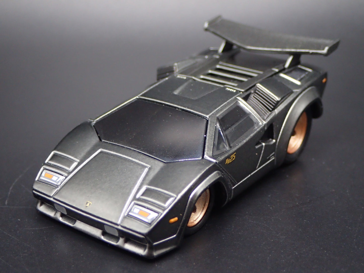 1974-1990 LAMBORGHINI COUNTACH SUPER CAR 1:64 SCALE DIORAMA DIECAST MODEL CAR