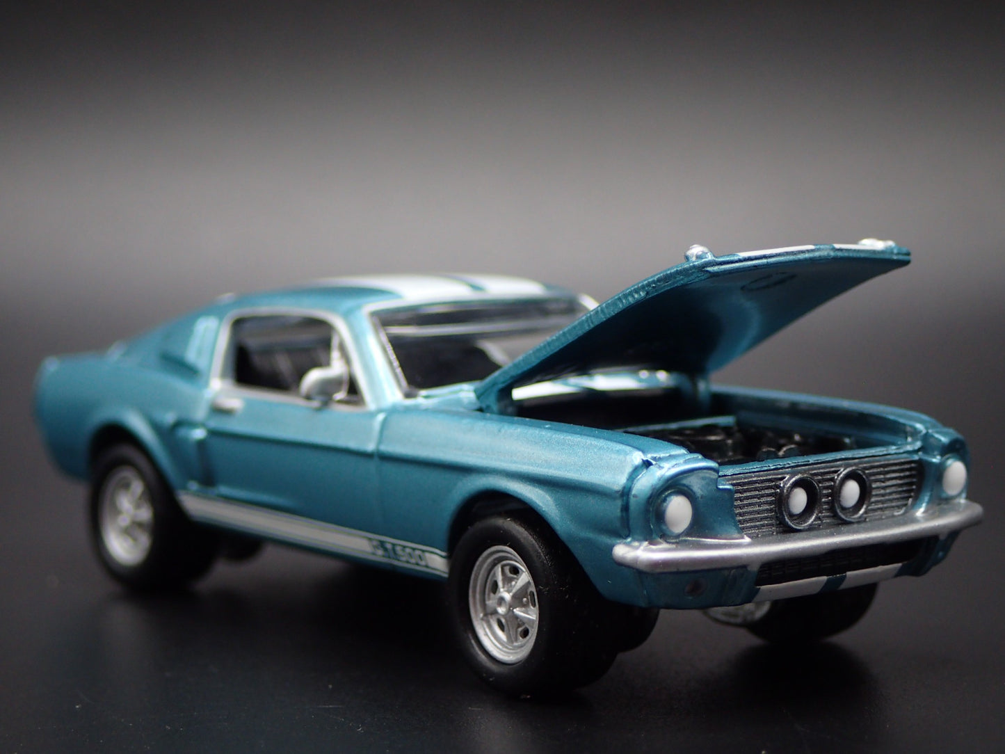1967 67 FORD MUSTANG SHELBY GT500 FASTBACK 1:64 SCALE DIORAMA DIECAST MODEL CAR
