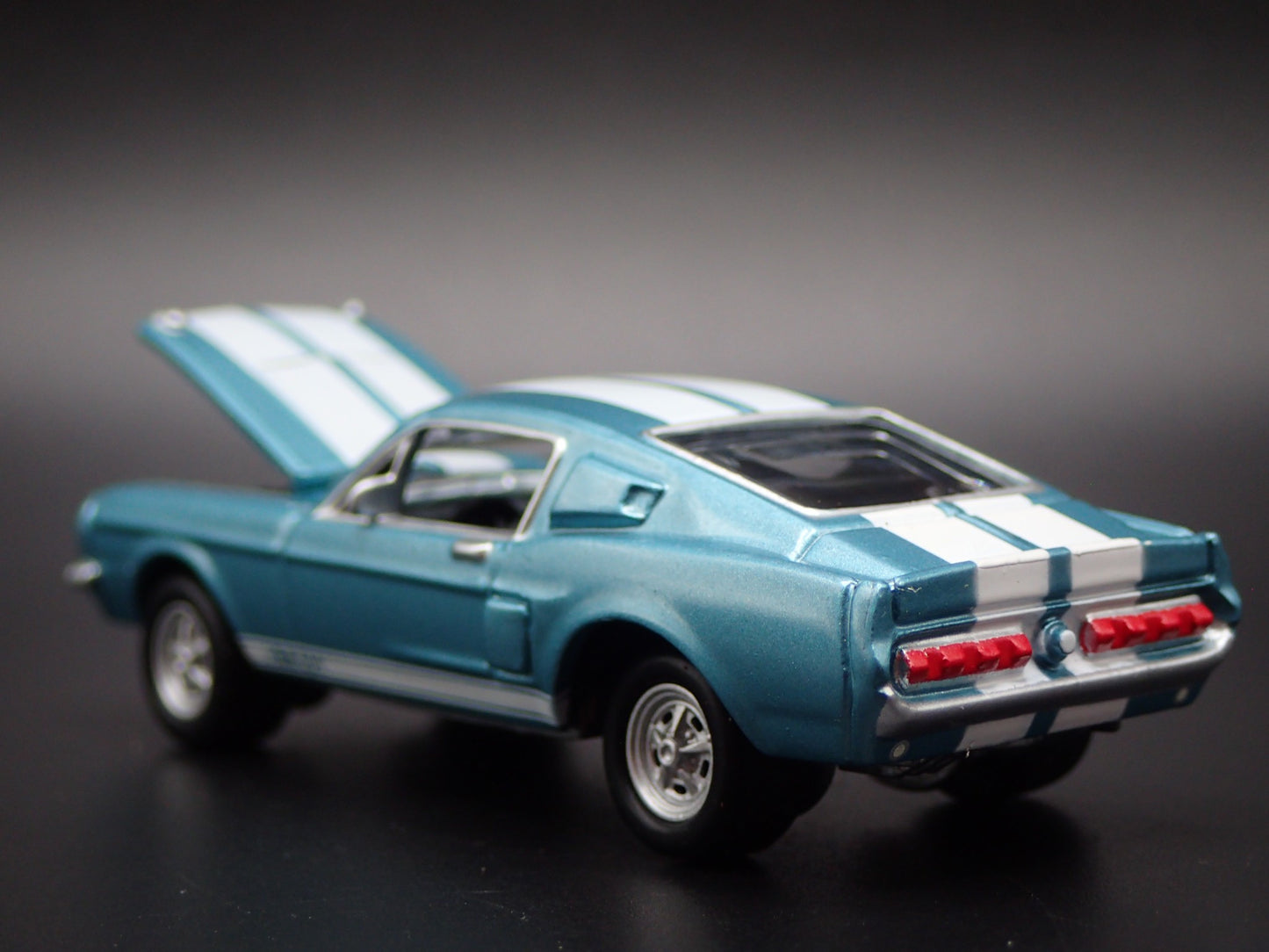1967 67 FORD MUSTANG SHELBY GT500 FASTBACK 1:64 SCALE DIORAMA DIECAST MODEL CAR