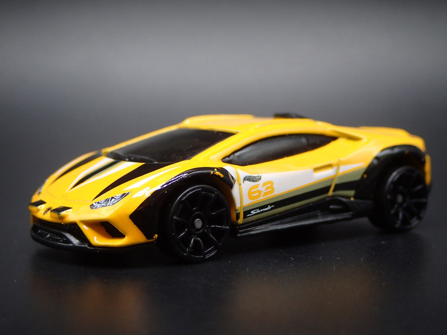 2023-2024 LAMBORGHINI HURACAN STERRATO SUPER CAR 1:64 SCALE DIECAST MODEL CAR