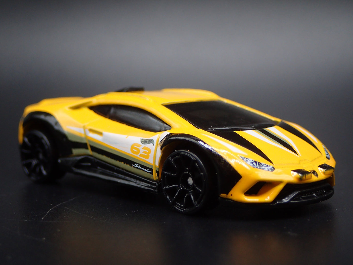 2023-2024 LAMBORGHINI HURACAN STERRATO SUPER CAR 1:64 SCALE DIECAST MODEL CAR