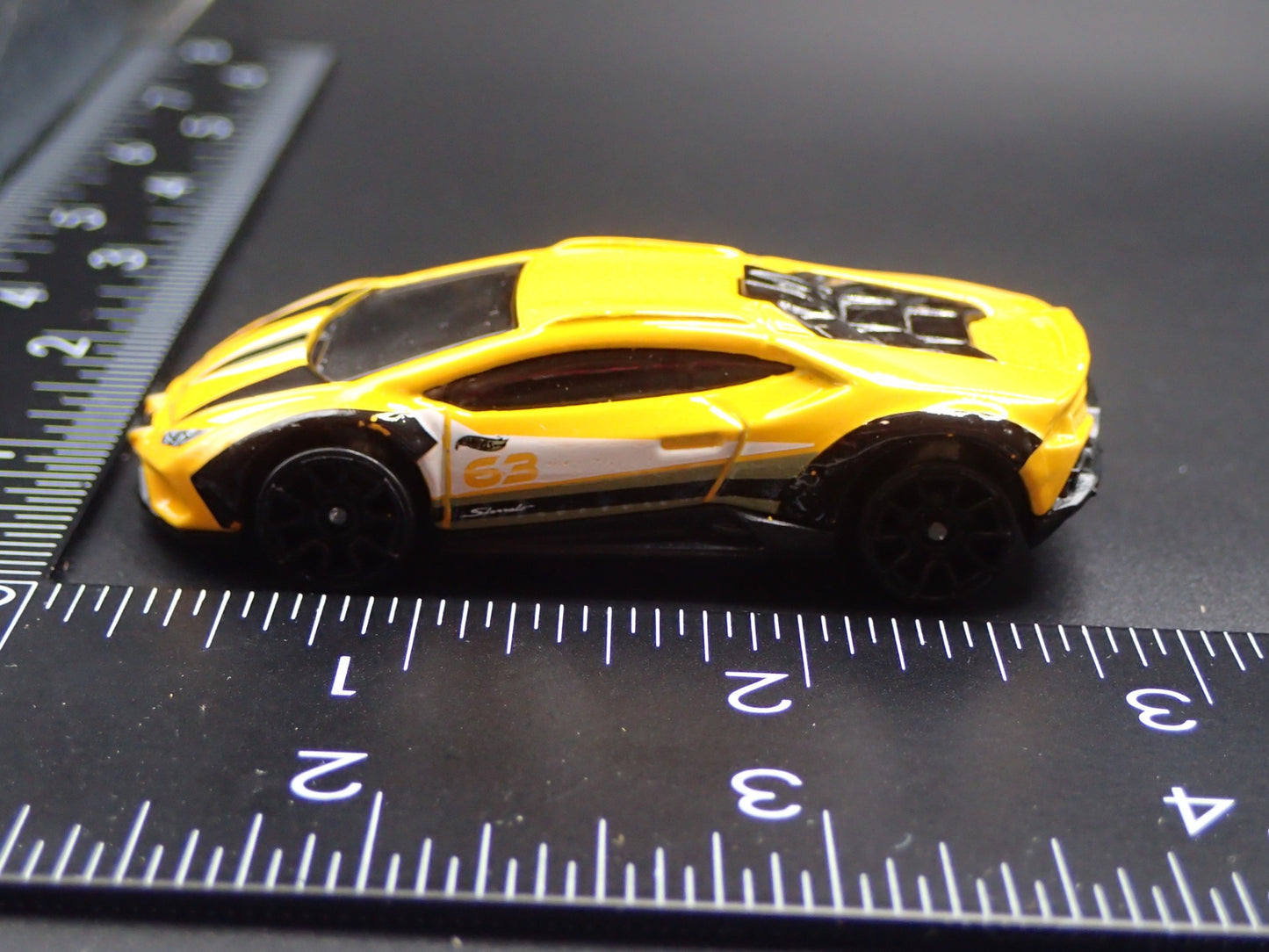 2023-2024 LAMBORGHINI HURACAN STERRATO SUPER CAR 1:64 SCALE DIECAST MODEL CAR