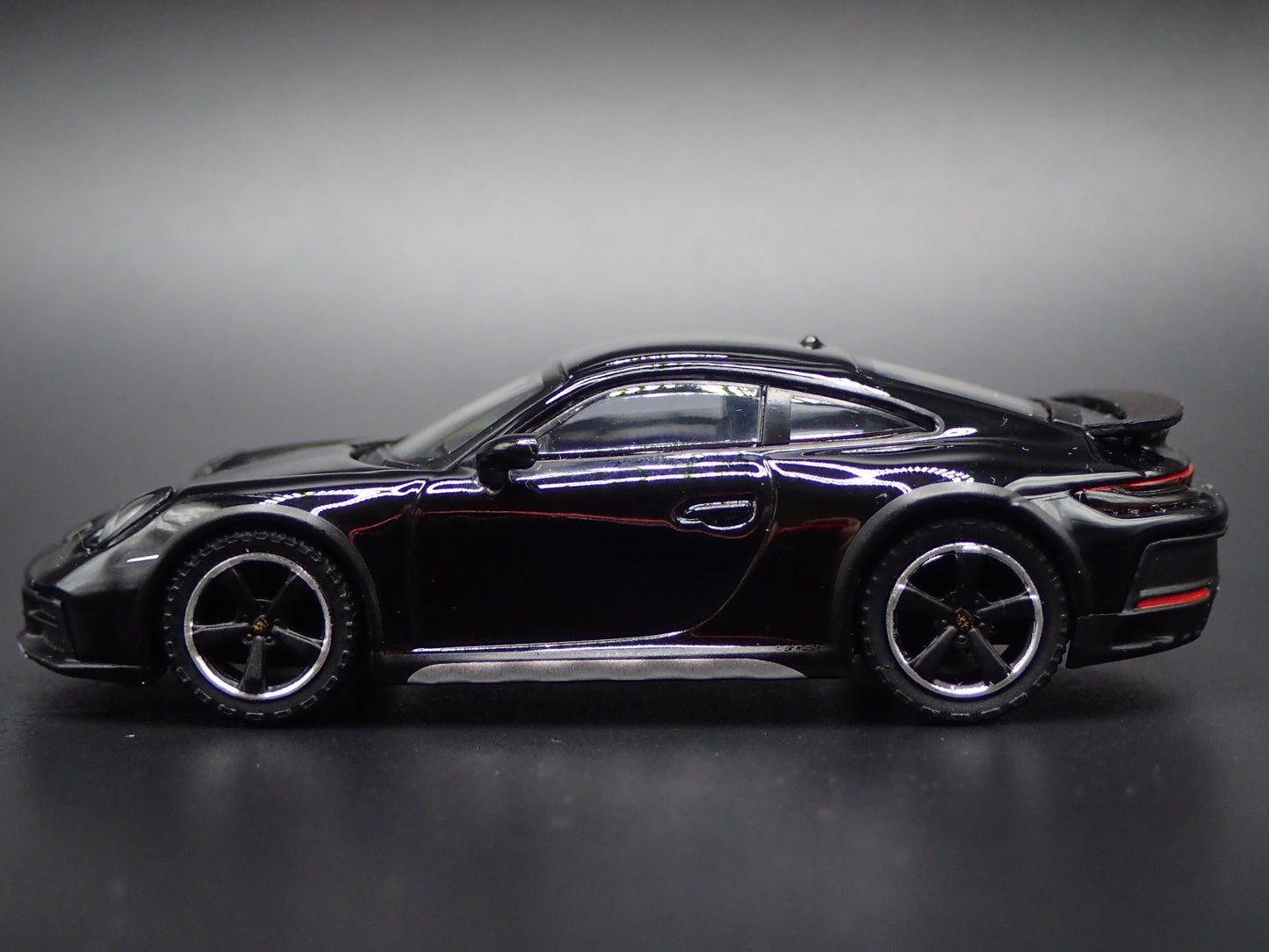 PORSCHE 911 DAKAR RALLYE OFF ROAD BLACK 1/64 SCALE COLLECTIBLE DIECAST MODEL CAR