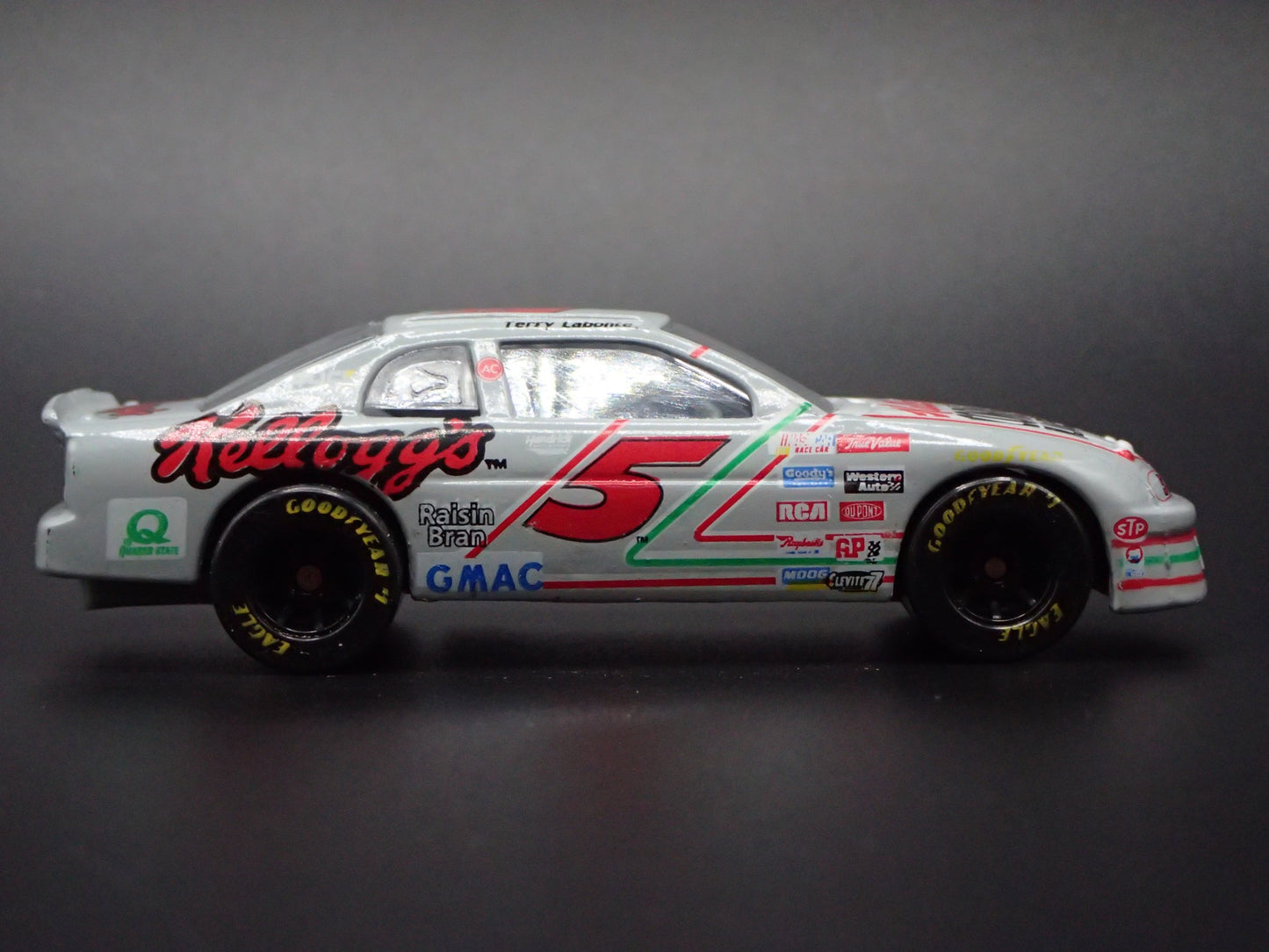 1996 CHEVY CHEVROLET MONTE CARLO 5 TERRY LABONTE NASCAR 1:64 DIECAST MODEL CAR