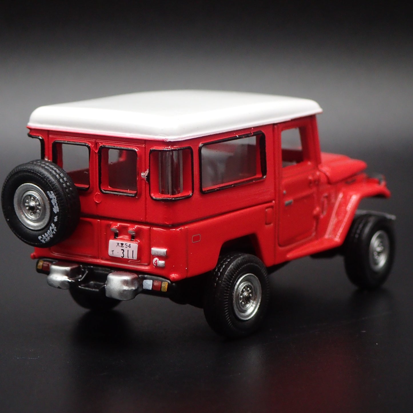 1960-1984 TOYOTA LAND CRUISER FJ40 RED 1/64 SCALE COLLECTIBLE DIECAST MODEL CAR