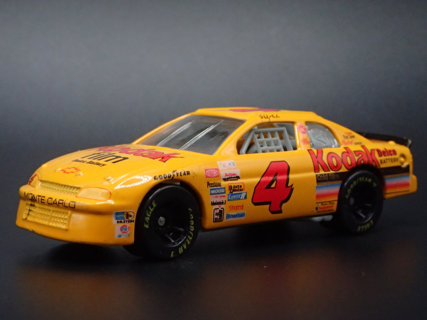 1996 CHEVY CHEVROLET MONTE CARLO 4 STERLING MARTIN NASCAR 1:64 DIECAST MODEL CAR