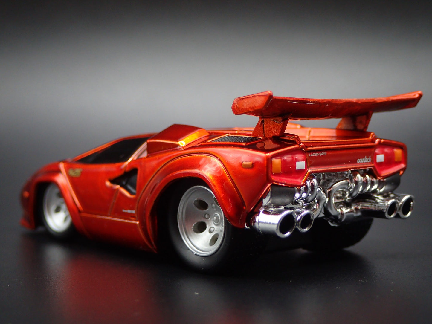 1974-1990 LAMBORGHINI COUNTACH SUPER CAR 1:64 SCALE DIORAMA DIECAST MODEL CAR