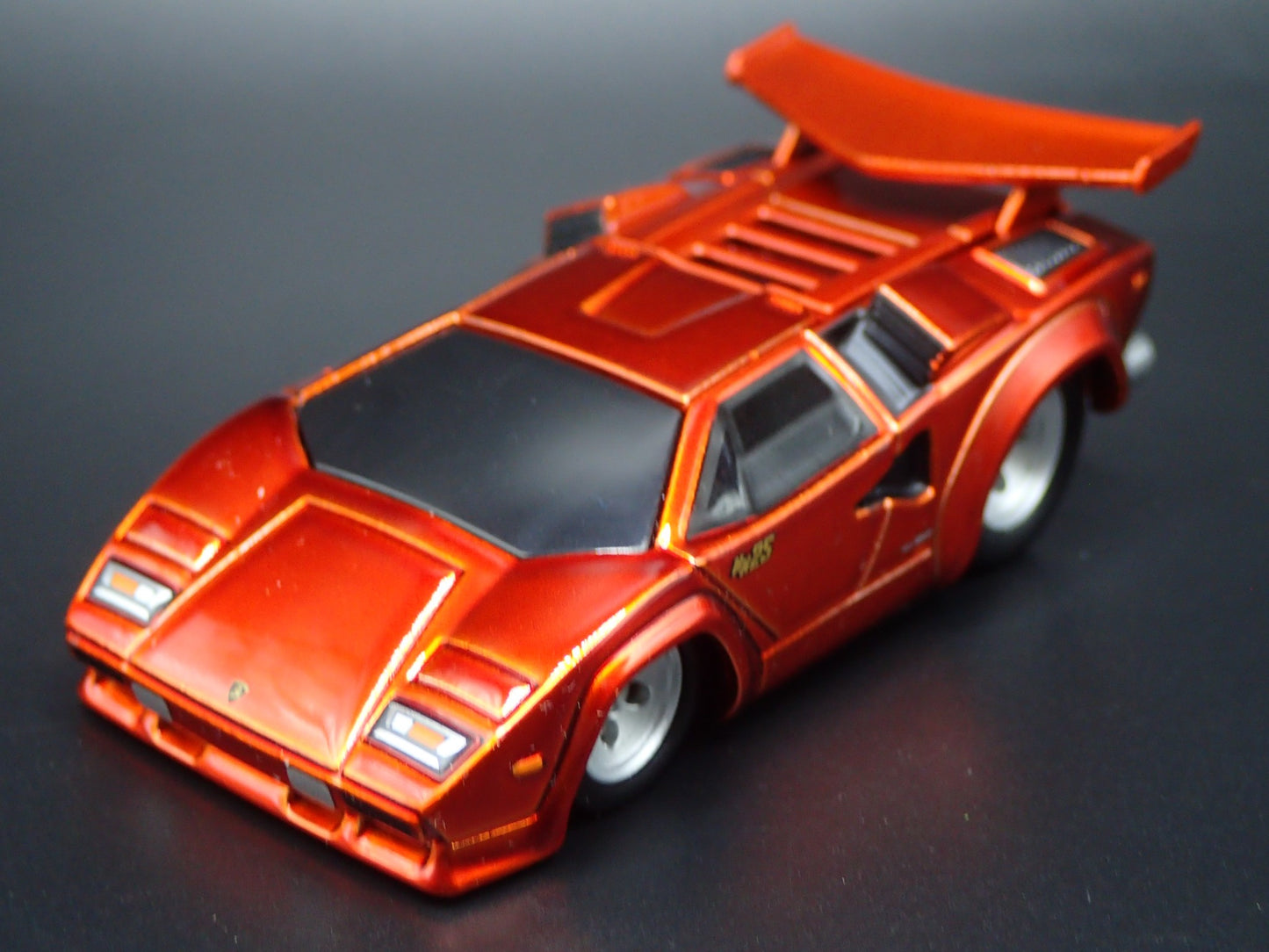 1974-1990 LAMBORGHINI COUNTACH SUPER CAR 1:64 SCALE DIORAMA DIECAST MODEL CAR