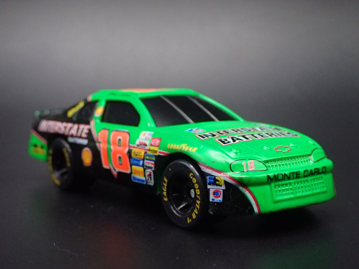 1996 CHEVY CHEVROLET MONTE CARLO 18 BOBBY LABONTE NASCAR 1:64 DIECAST MODEL CAR