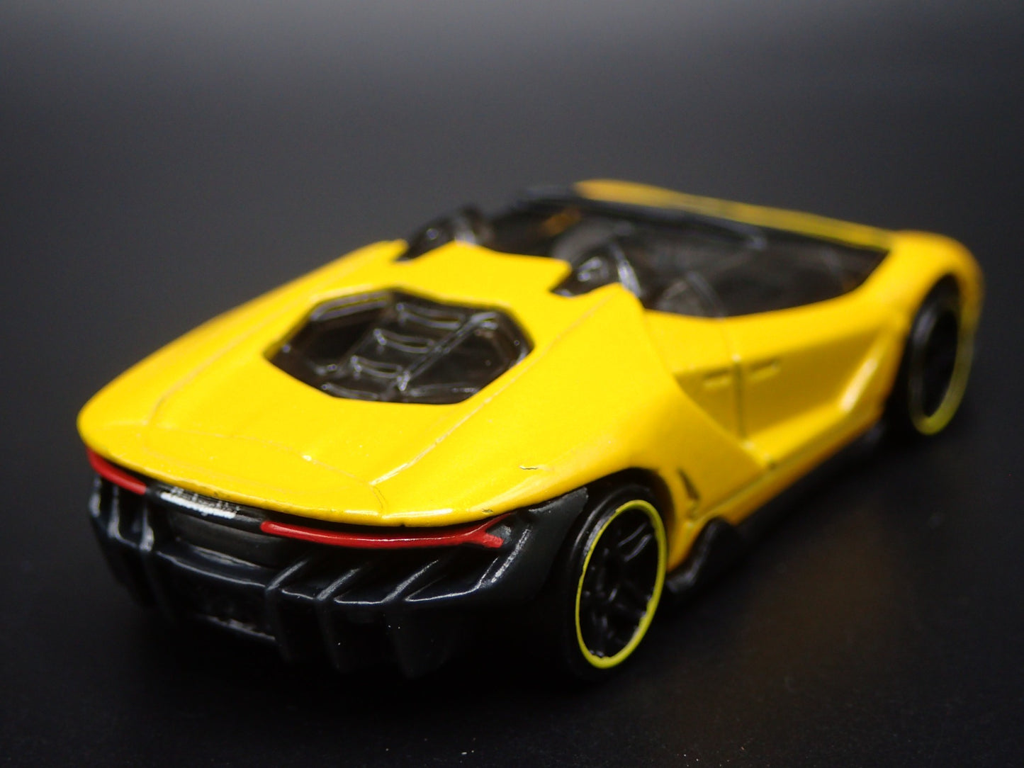 2016-2017 LAMBORGHINI CENTENARIO ROADSTER SUPER CAR 1:64 SCALE DIECAST MODEL CAR