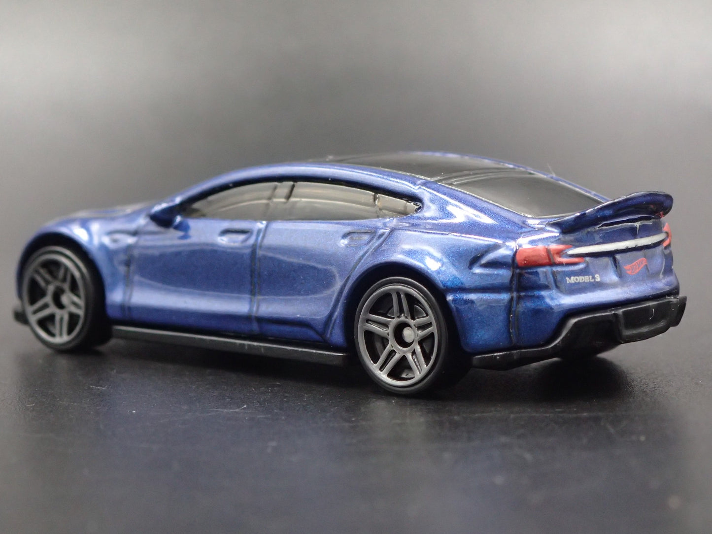 2012-2016 TESLA MODEL S BLUE 1/64 SCALE COLLECTIBLE DIORAMA DIECAST MODEL CAR