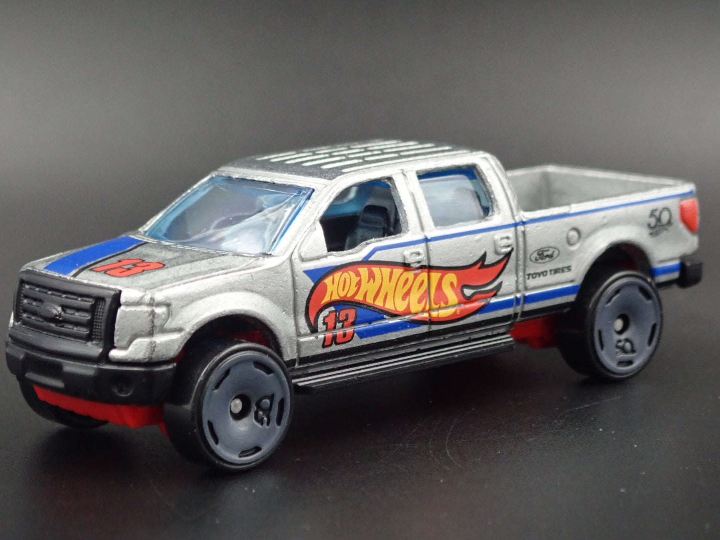 2009 - 2014 FORD F150 PICKUP TRUCK SILVER 1:64 SCALE DIORAMA DIECAST MODEL CAR