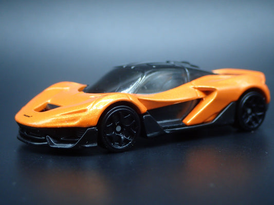 2025 25 MCLAREN W1 SUPER CAR ORANGE 1:64 SCALE DIORAMA DIECAST MODEL CAR