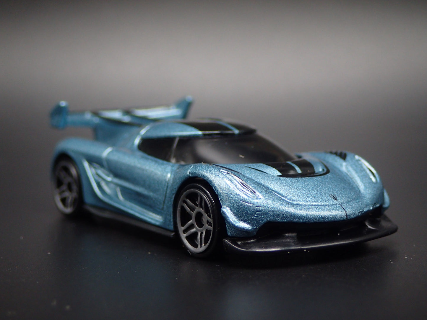 2021-2025 KOENIGSEGG JESKO SUPER CAR BLUE 1:64 SCALE DIORAMA DIECAST MODEL CAR