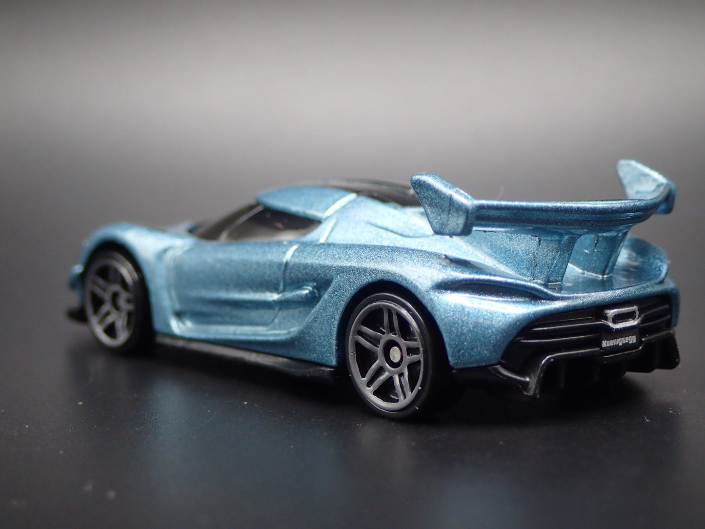 2021-2025 KOENIGSEGG JESKO SUPER CAR BLUE 1:64 SCALE DIORAMA DIECAST MODEL CAR