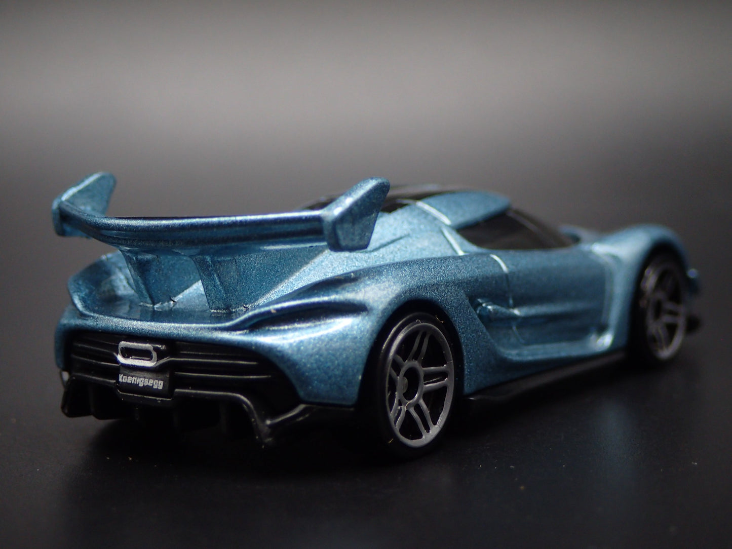 2021-2025 KOENIGSEGG JESKO SUPER CAR BLUE 1:64 SCALE DIORAMA DIECAST MODEL CAR