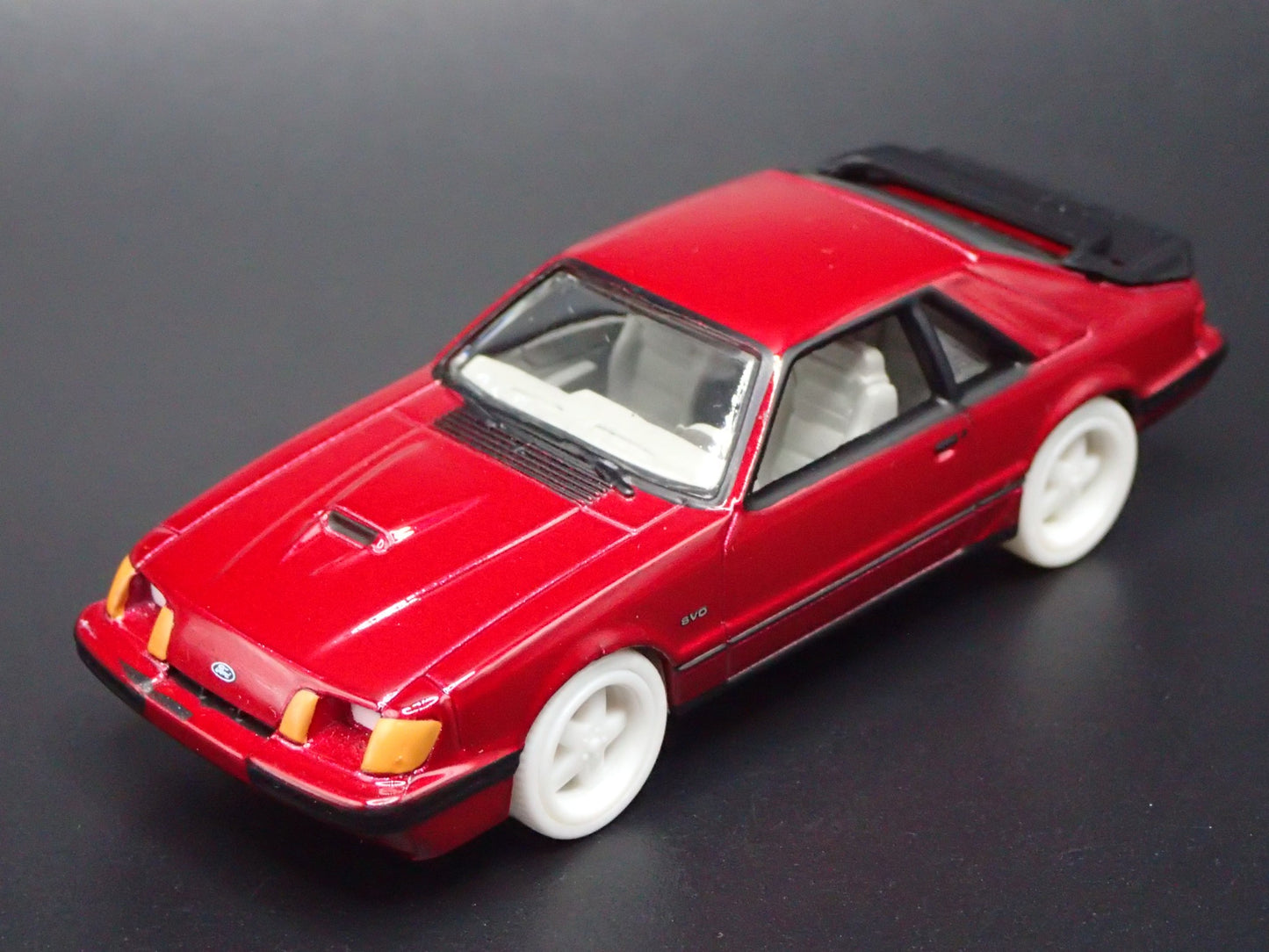 1984 84 FORD MUSTANG SVO AUTO WORLD ULTRA RED CHASE 1/64 SCALE DIECAST MODEL CAR