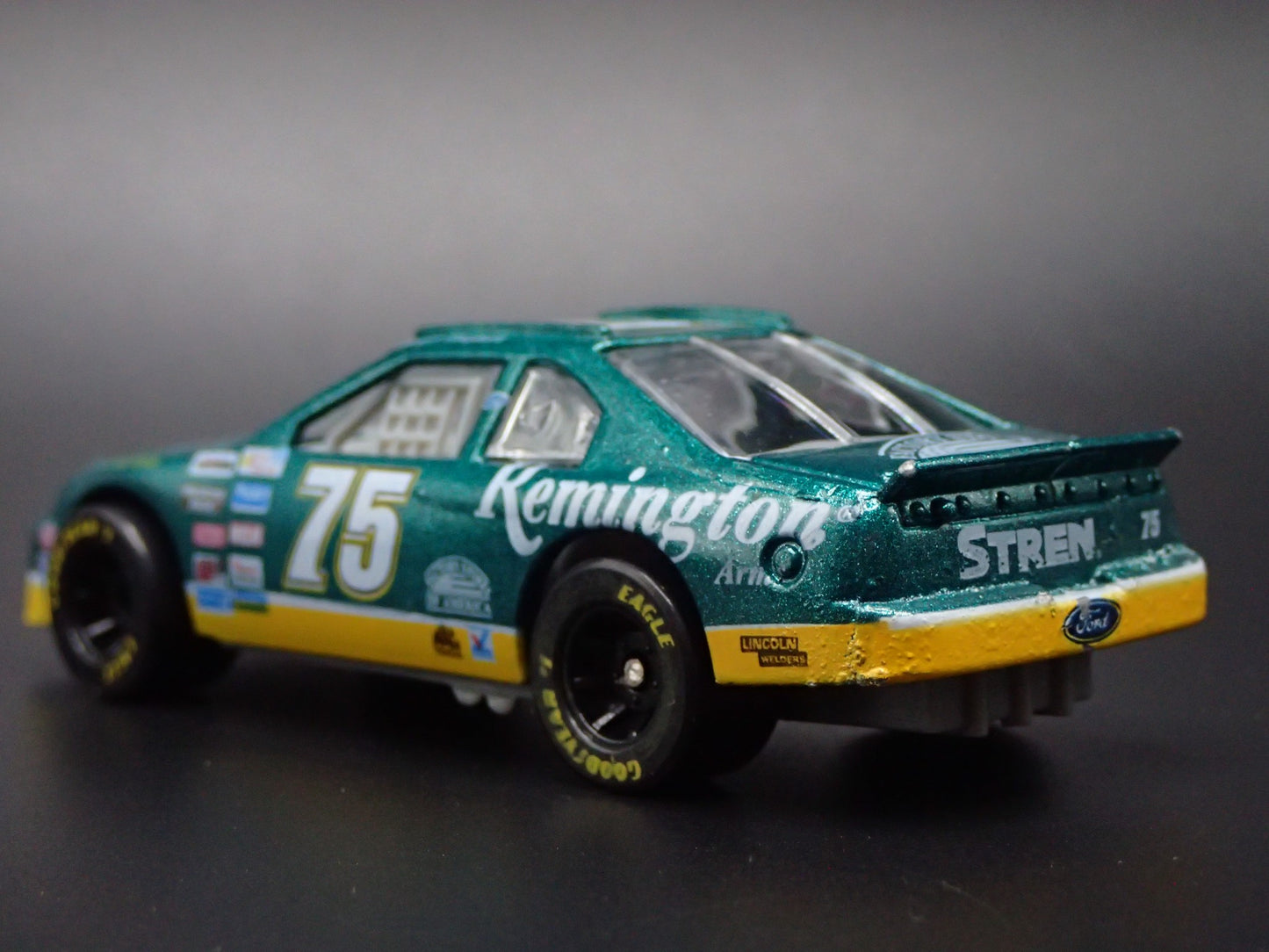 1996 FORD THUNDERBIRD 75 MORGAN SHEPHERD REMINGTON NASCAR 1:64 DIECAST MODEL CAR