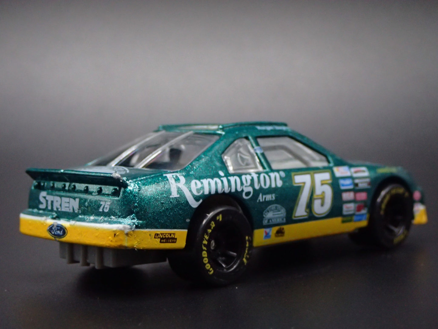 1996 FORD THUNDERBIRD 75 MORGAN SHEPHERD REMINGTON NASCAR 1:64 DIECAST MODEL CAR