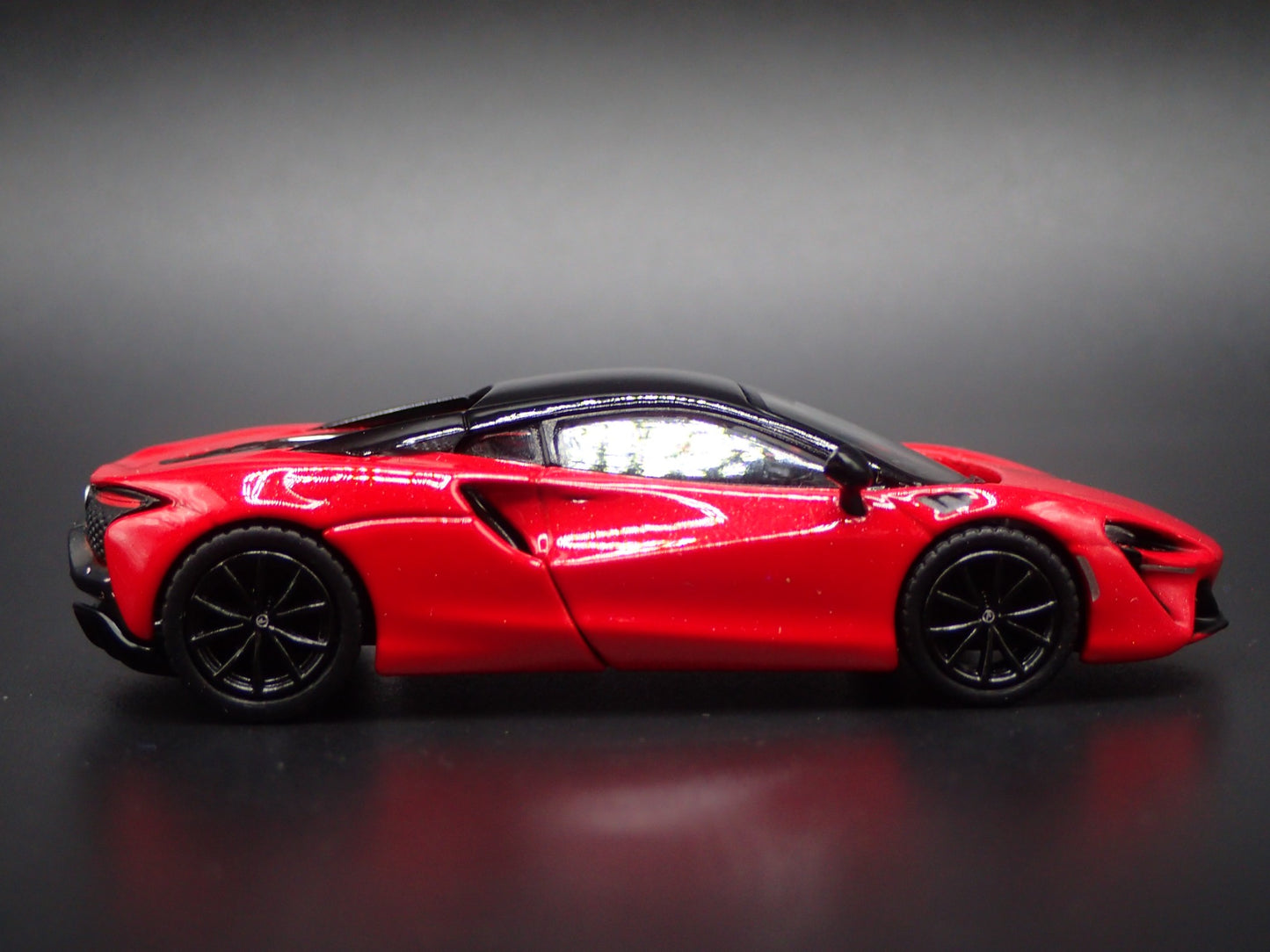 2023-2026 MCLAREN ARTURA SUPER CAR RED 1:64 SCALE DIORAMA DIECAST MODEL CAR