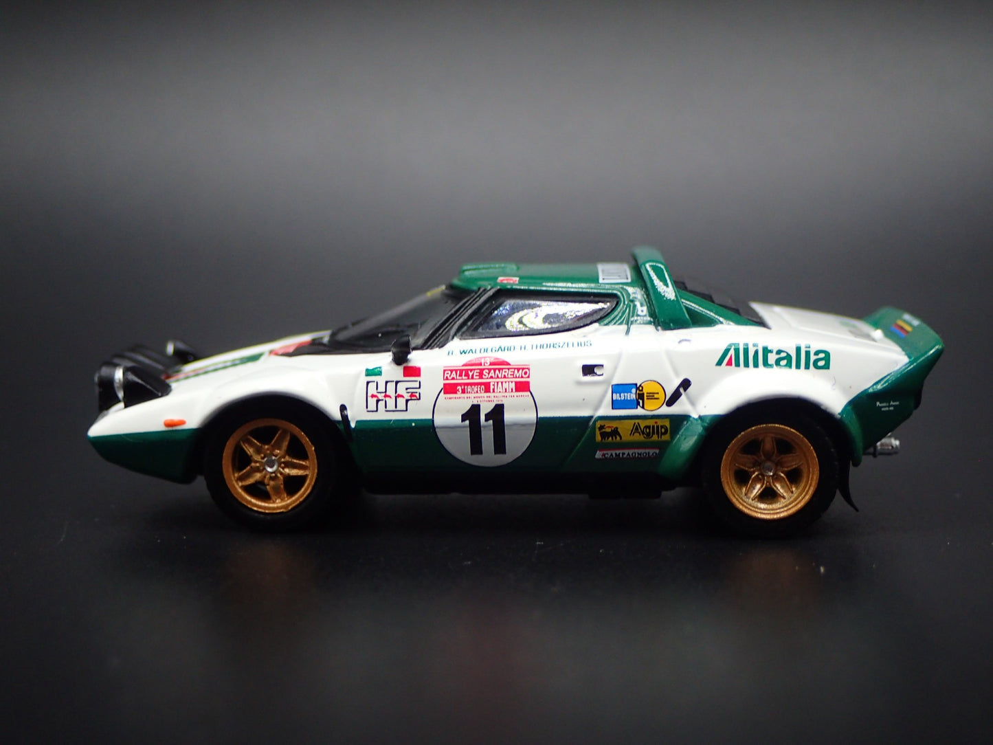 1973-1978 LANCIA STRATOS HF #11 ALITALIA RACE CAR 1:64 SCALE DIECAST MODEL CAR